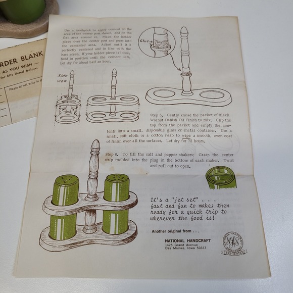 Vintage National Handcraft Society Make N Shake Salt Pepper Shaker Set Wood Rack - Picture 5 of 6